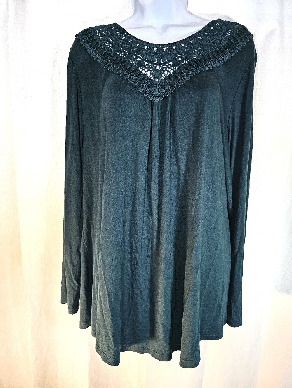 2/$20 a. Jesdani sz 2X, Crochet Yoke Top